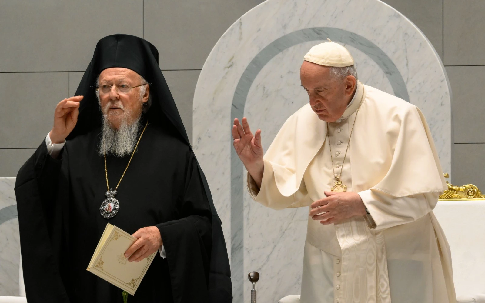 Imagen del Encuentro ecuménico en el que participó el Papa Francisco junto a Bartolomé I durante su viaje a Bahrein en noviembre de 2022?w=200&h=150