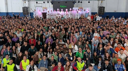 La Misa de clausura del encuentro juvenil en San Nicolás.