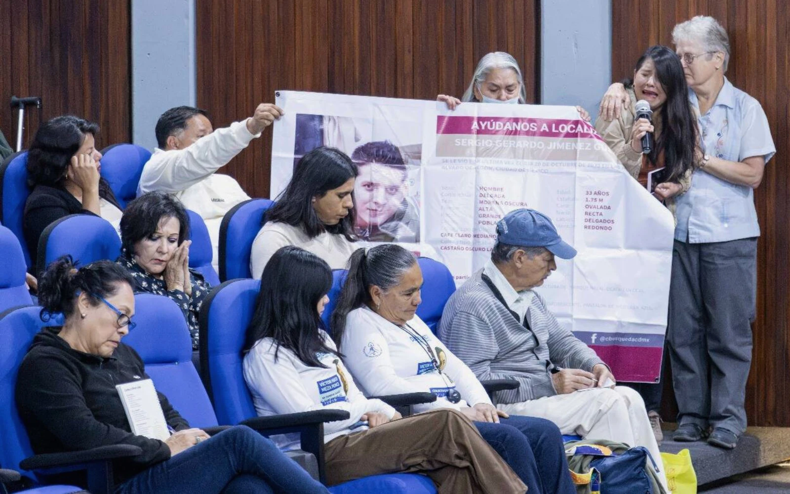 Durante el encuentro se compartieron los testimonios de familiares.?w=200&h=150