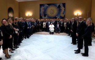 El Papa Francisco mantiene su primer encuentro multitudinario desde que salió del hospital el 23 de marzo Crédito: Captura Vatican Media