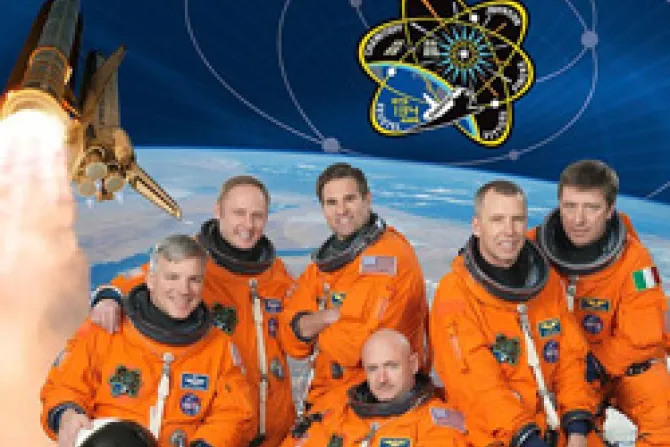 Benedicto XVI se conectará con astronautas en Estación Espacial Internacional