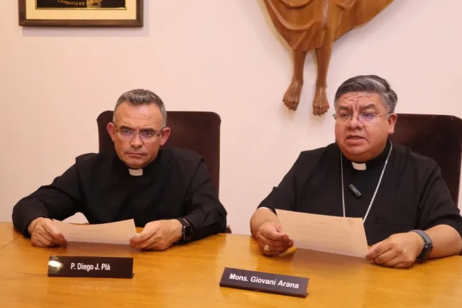 Referentes del Episcopado expresan apoyo a Mons. Flock