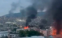 Escenas aéreas del operativo policial realizado el 28 de octubre en Río de Janeiro (Brasil).