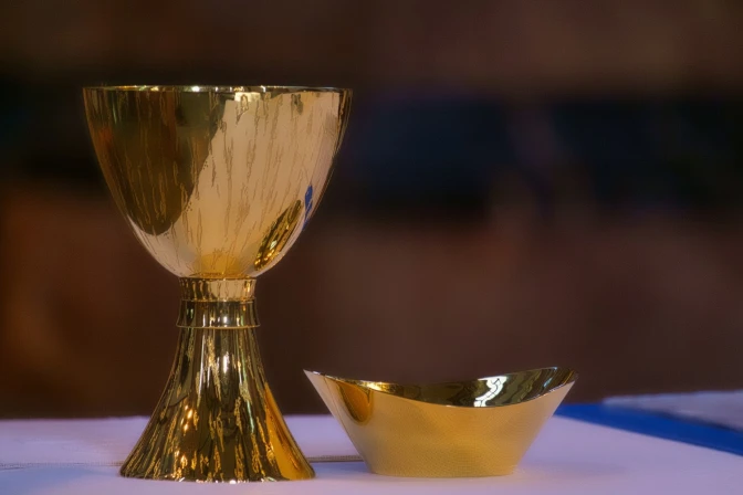 Imagen referencial de la Eucaristía, Misa, especies eucarísticas