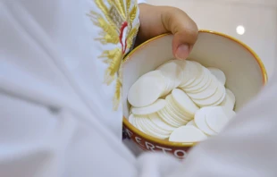 Foto referencial de la Eucaristía. Crédito: Pixabay / dominio público.