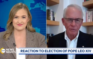 El exembajador de Estados Unidos ante la Santa Sede, Francis Rooney, habló con la presentadora de “EWTN News Nightly”, Catherine Hadro, el lunes 12 de mayo de 2025. Crédito: EWTN News.