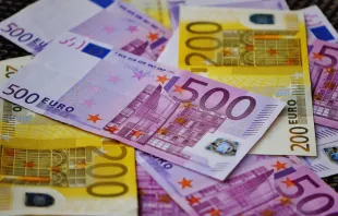 Exsacerdote condenado a devolver más de 120 mil euros en Italia Crédito: Pxhere