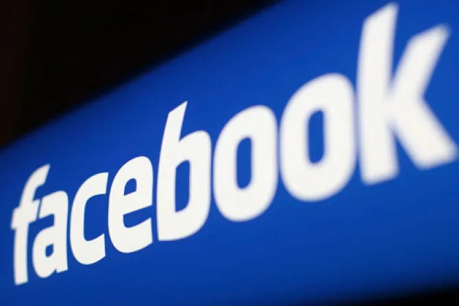 ¿Es Facebook anticatólico? Red social tolera ataques contra creyentes y preocupa a usuarios