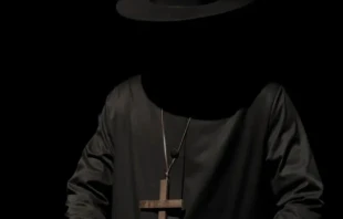 La Iglesia Católica en Chile alerta sobre un falso sacerdote. Crédito: Unsplash / dominio público.