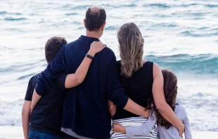 Una familia. Crédito: Patricia Prudente / Unsplash.