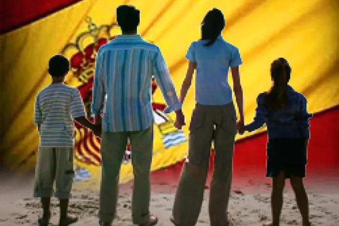 Familia, única capaz de dinamizar economía, afirman matrimonios españoles