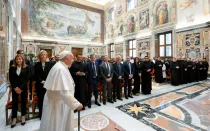 El Papa Francisco recibe a los empleados de la Farmacia Vaticana