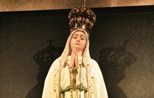Virgen de Fátima. Crédito: soniabonet /Canva