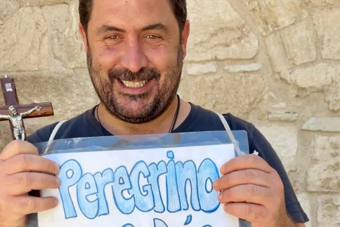 Fernando Gutiérrez, misionero laico español, a su llegada a  Belén tras 10 meses caminando.