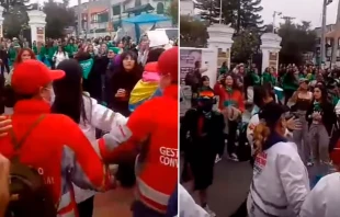 Grupos feministas hostigan a los activistas provida que rezaban frente a un centro de abortos en Bogotá (Colombia). Crédito: Campaña 40 Días por la Vida Colombia.