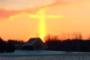 FOTO VIRAL: Un luminoso signo en el cielo impacta las redes sociales 