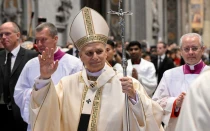 El Papa León XIV estrena férula papal el pasado 6 de enero durante el cierre de la Puerta Santa