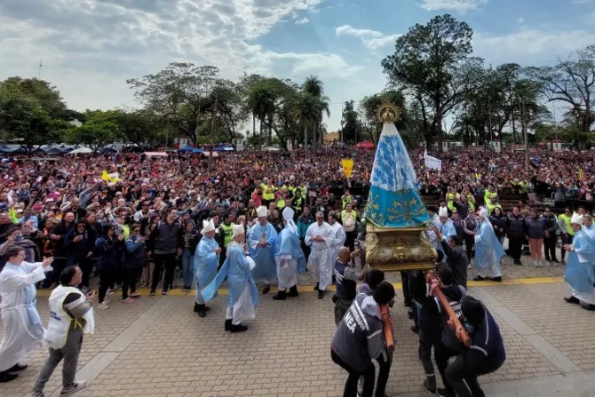 300 mil jóvenes peregrinan a la Virgen de Itatí en Argentina