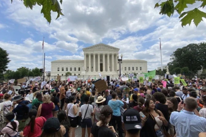 scena frente a la Corte Suprema de Estados Unidos
