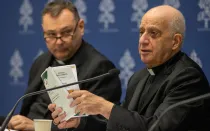 Mons. Rino Fisichella en la rueda de prensa de este 23 de enero