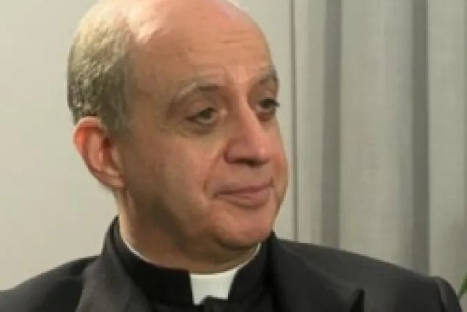 Nueva evangelización comienza con credibilidad de testimonios, afirma Mons. Fisichella