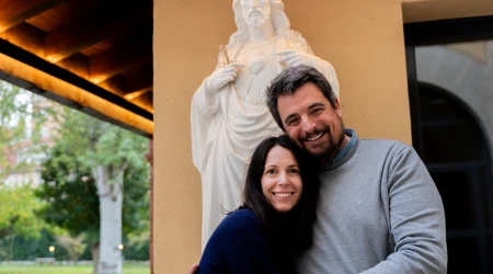 Miguel Cabrera y Esther Martínez, impulsan "Sí a María", empresa de peregrinaciones.