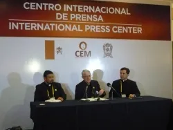 P. Federico Lombardi en conferencia de prensa (foto ACI Prensa).
