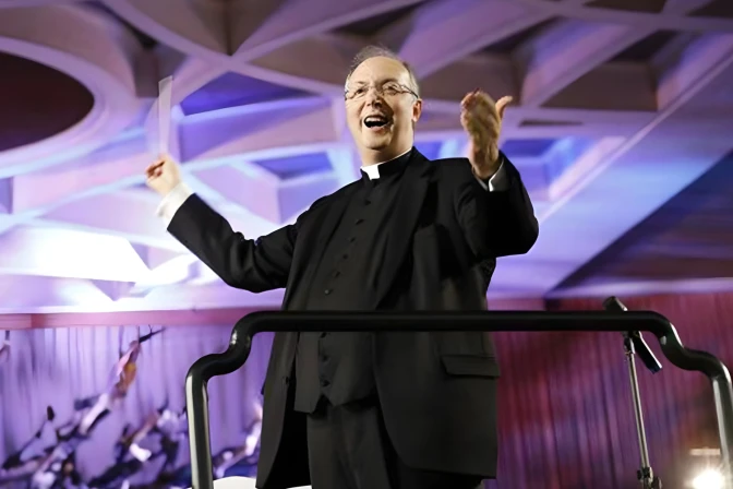 Mons. Frisina impartirá cátedra de Arte Sacro y presentará composición de Misa por la paz en México