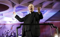 Mons. Marco Frisina.