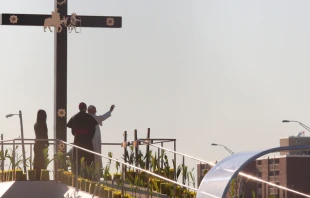 El Papa ora en frontera entre Mu00e9xico y Estados Unidos. Foto: Alan Holdren/ACI Prensa 
