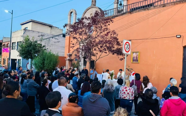 Acto de desagravio en la rectoría de la Sagrada Familia. Crédito: Rectoría de la Sagrada Familia Morelia