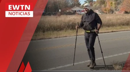 El P. Gary Graf en su travesía.