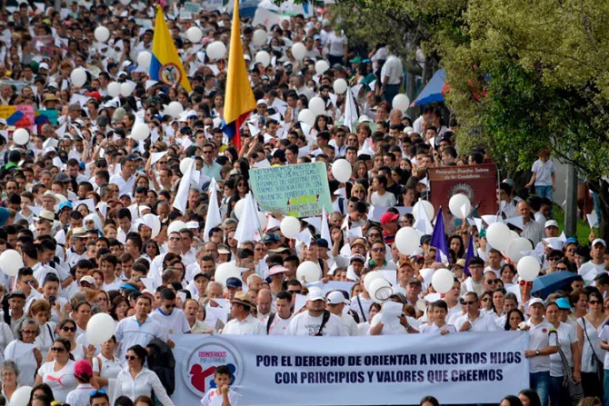 Obispos de Colombia saludan anuncio del gobierno de no implementar ideología de género