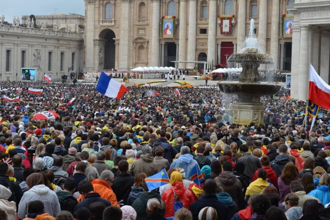 Cerca de 800.000 peregrinos participaron en ceremonia de canonización
