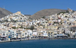 Vista de la isla griega de Syros. Crédito: Hans Peter Schaefer/Wikimedia (CC BY-SA 3.0).