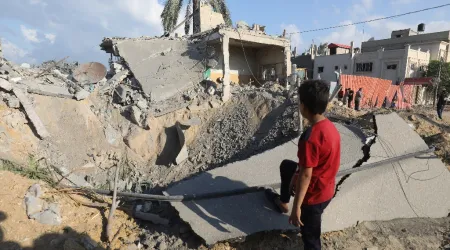 Destrozos tras un ataque aéreo israelí en la ciudad de Rafah, al sur de la Franja de Gaza