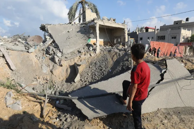 Destrozos tras un ataque aéreo israelí en la ciudad de Rafah, al sur de la Franja de Gaza