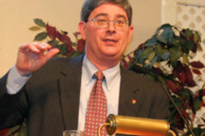 Biógrafo papal refuta críticas contra beatificación de Juan Pablo II 