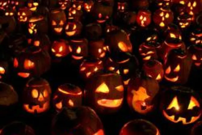 No reemplazar Fiesta de Todos los Santos con Halloween, pide Obispo
