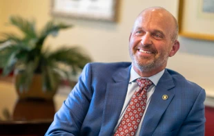 El presidente de la Fundación Heritage, Kevin Roberts, publicará un informe que describe maneras de promover y apoyar la vida familiar en un contexto de bajas tasas de matrimonio y natalidad el 12 de enero de 2026. Crédito: Jack Haskins CNA/EWTN News