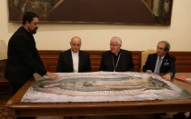El Arzobispo de Sevilla, Mons. José Ángel Saiz Meneses, y el Obispo Auxiliar de México, Mons. Francisco Javier Acero.