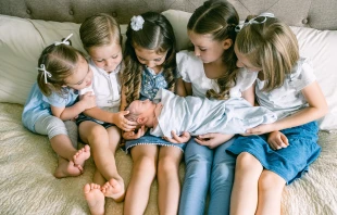 Hijos de familia numerosa. Crédito: Pixabay