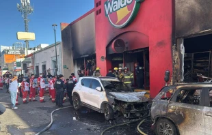 Tienda de descuentos que se incendió en el centro de Hermosillo. Crédito: Coordinación Estatal de Protección Civil de Sonora