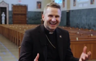 Mons. Ronald A. Hicks, Obispo de Joliet. Crédito: Youtube Diocese of Joliet.