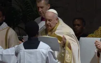 El Papa Francisco en la Misa por la fiesta de la Presentación del Señor y la Jornada Mundial de la Vida Consagrada.