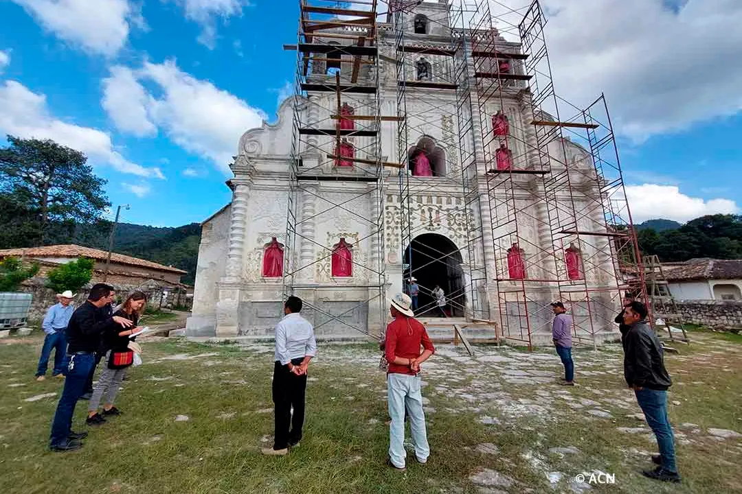 Iglesia en renovación. Momento de la visita de ACN a la Diócesis hondureña de Gracias.?w=200&h=150