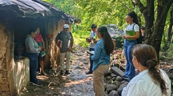 Fieles en Choluteca haciendo misión en la región.