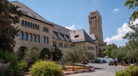 Complejo hospitalario-iglesia de Augusta Victoria
