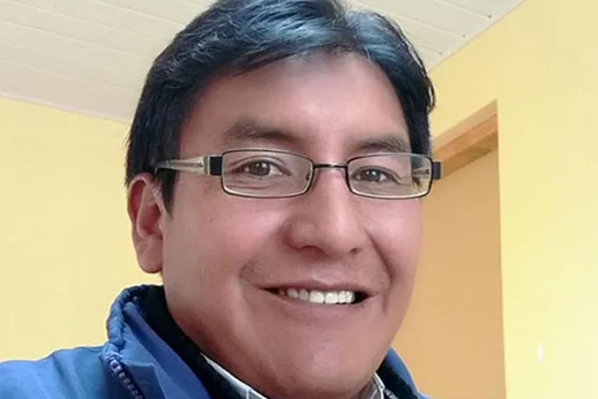 Arzobispo retira licencias ministeriales a sacerdote que hace política en Perú