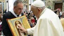 P. Pasqualino di Dio y el Papa Francisco.